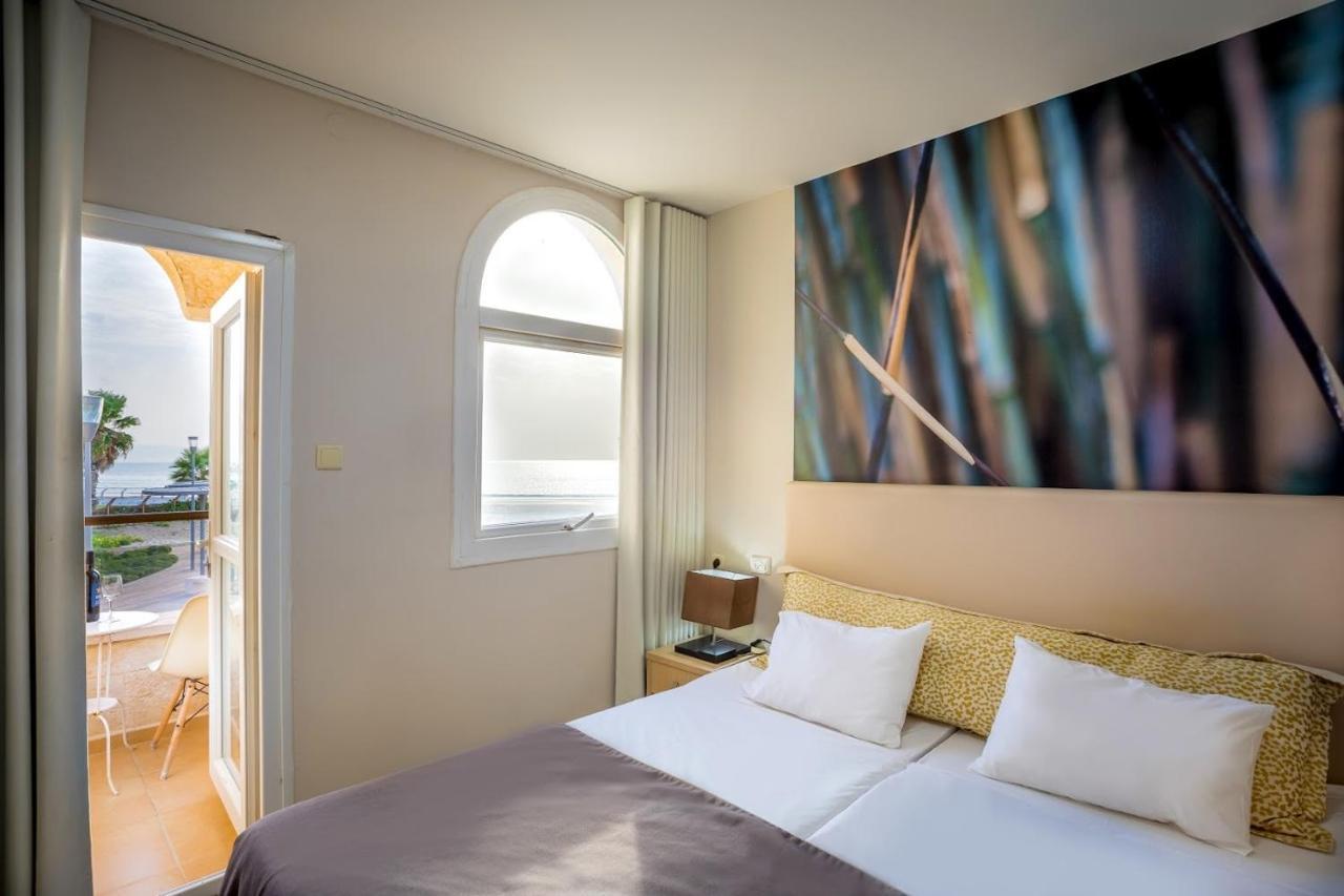 Acco Beach Hotel Akko Bagian luar foto