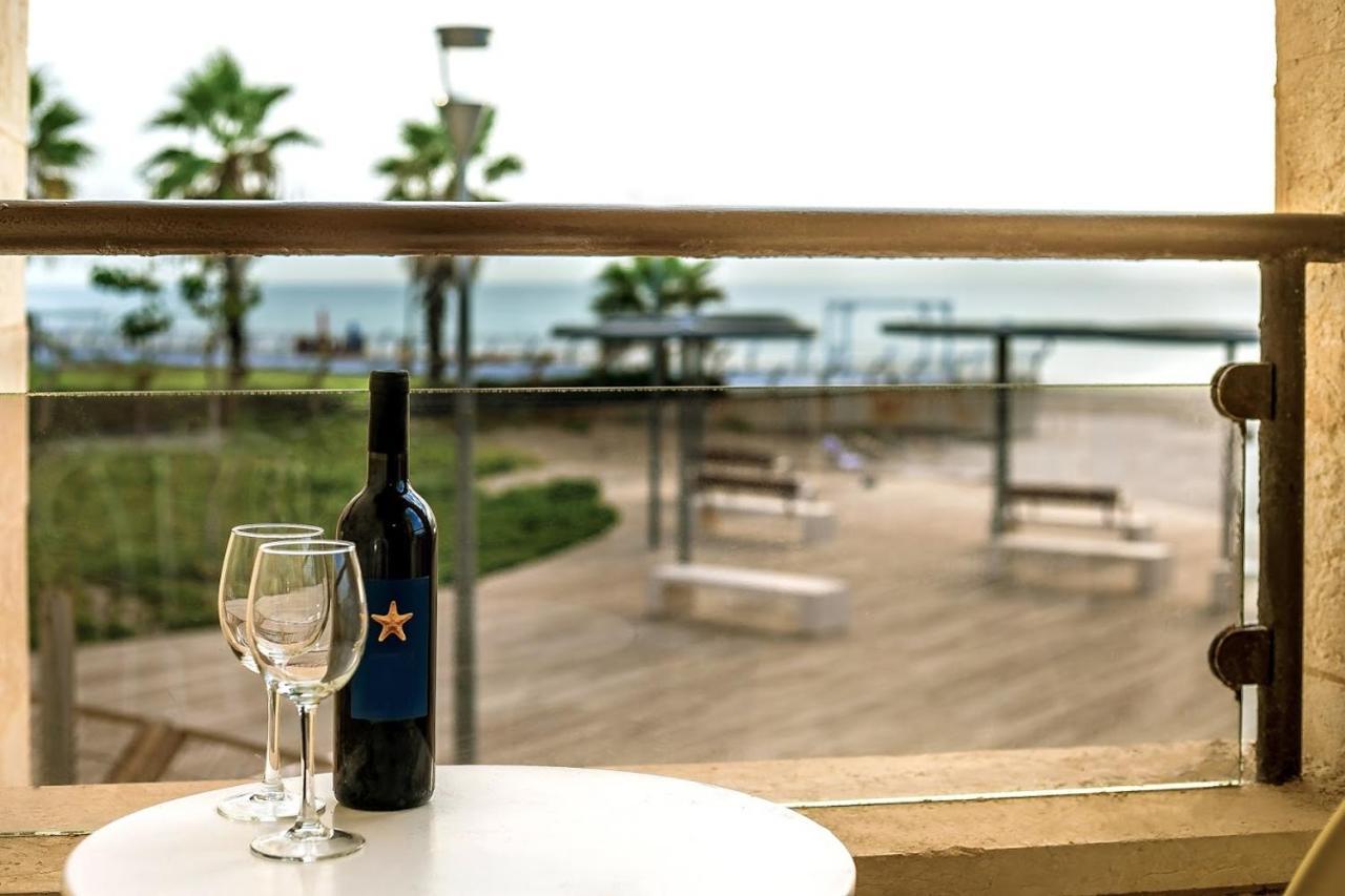 Acco Beach Hotel Akko Bagian luar foto